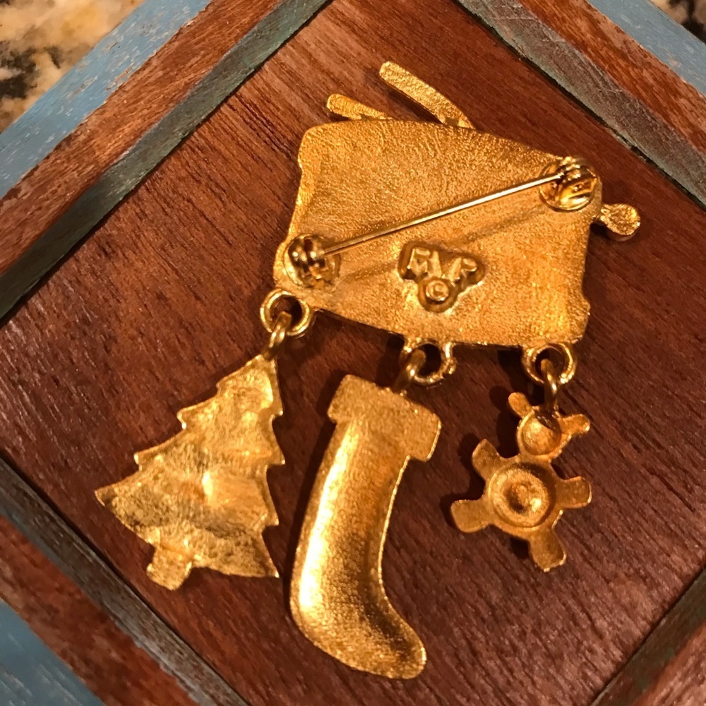 🌲VINTAGE Holiday Pin - Picture 2 of 4